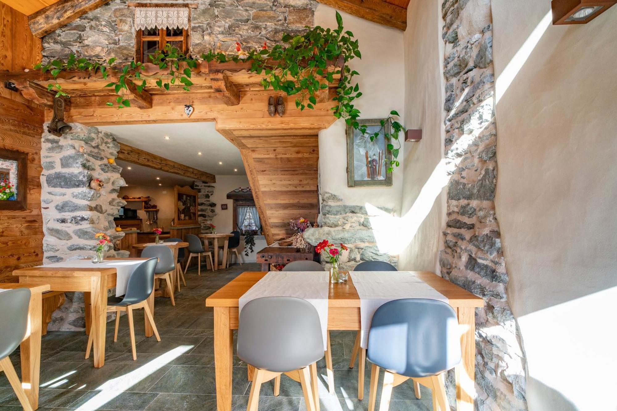 Au Coeur Du Village Chambres D'Hotes & Spa Arnad Kültér fotó