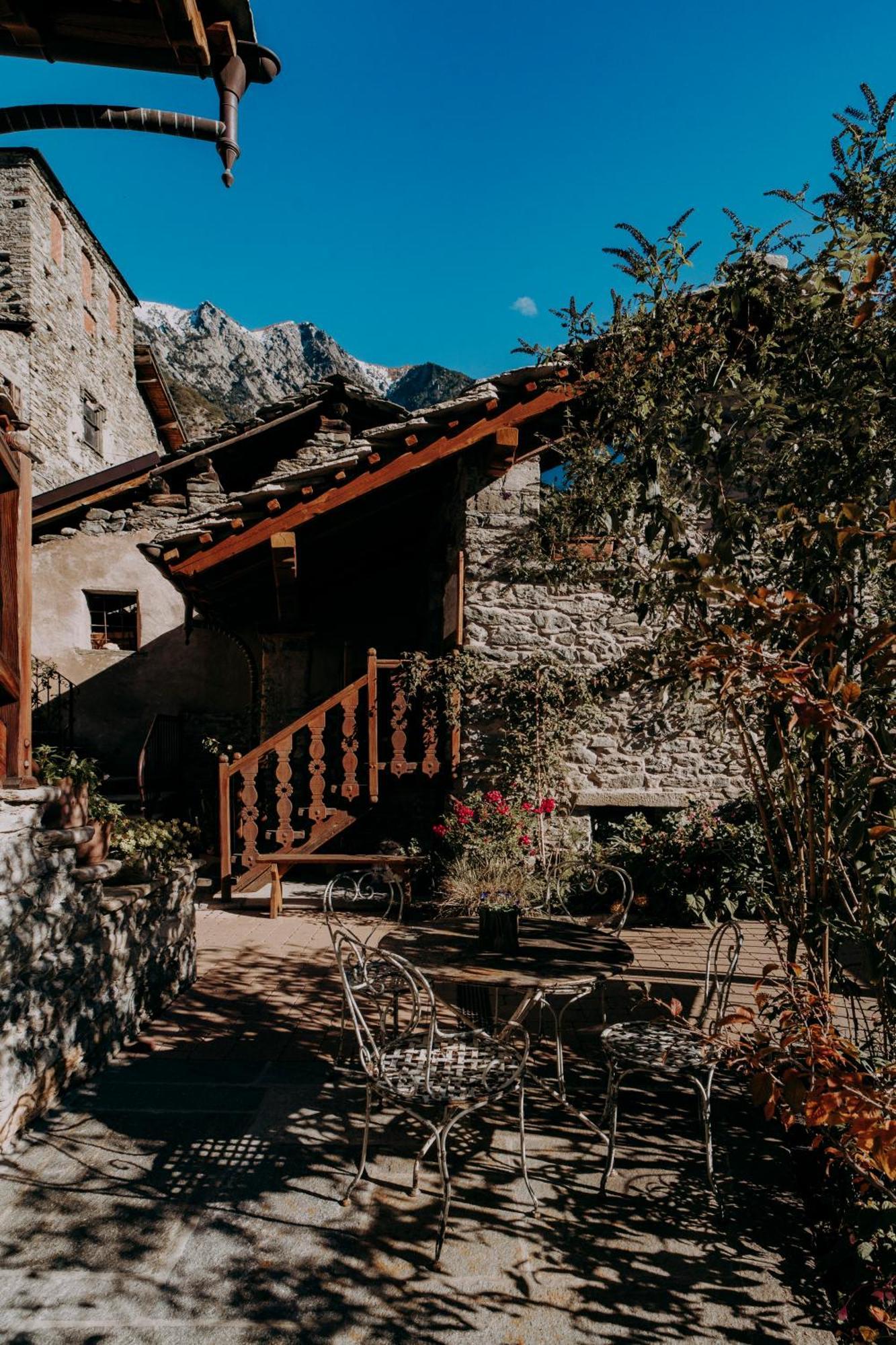 Au Coeur Du Village Chambres D'Hotes & Spa Arnad Kültér fotó