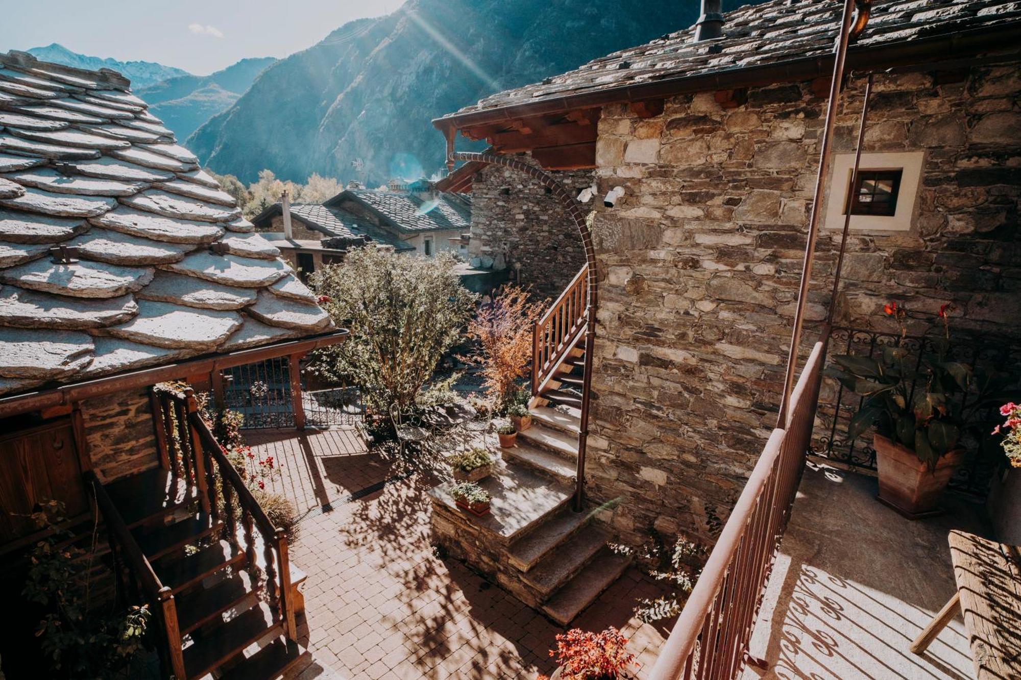 Au Coeur Du Village Chambres D'Hotes & Spa Arnad Kültér fotó